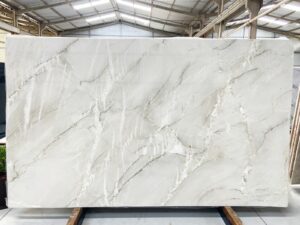 Bianco Pearl/Bianco Superiore 3cm Quartzite #3135 (130×78 slabs 15-21) Group J